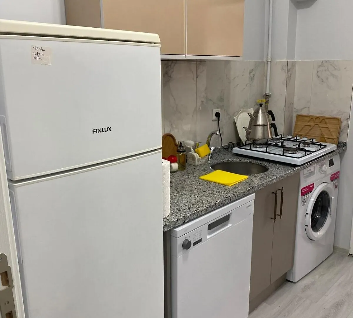 1Min To Tram Stop With Elevator, Modern,Spacious Istanboel Turkije