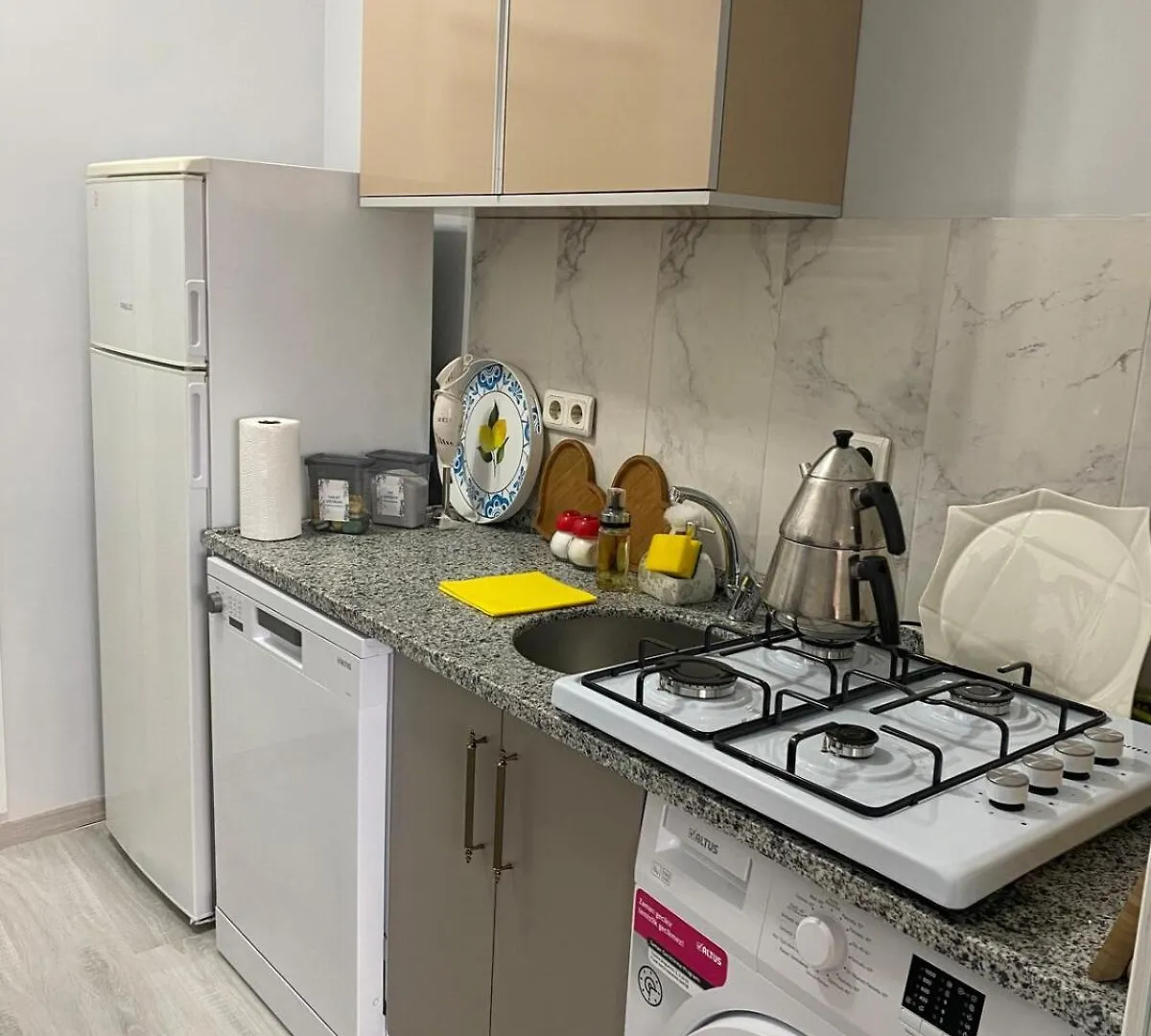 1Min To Tram Stop With Elevator, Modern,Spacious Istanboel Appartement