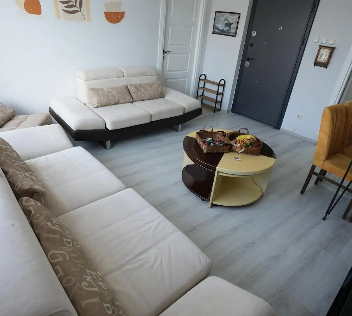 1Min To Tram Stop With Elevator, Modern,Spacious Istanboel Appartement