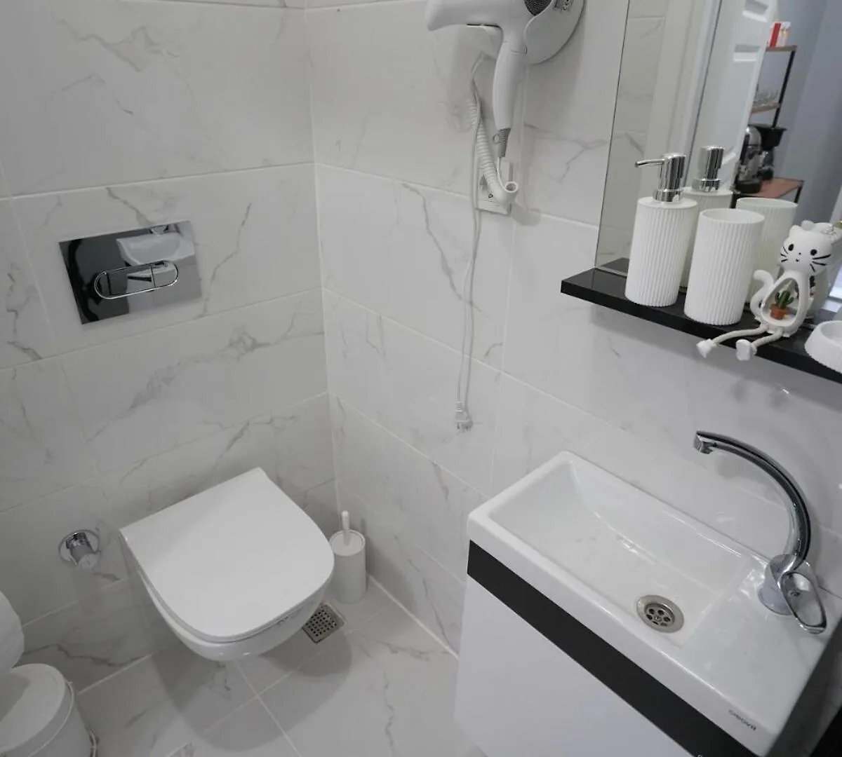 1Min To Tram Stop With Elevator, Modern,Spacious Istanboel